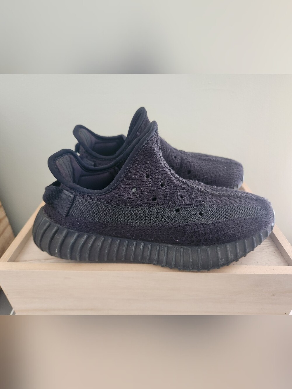 adidas Mens Yeezy's